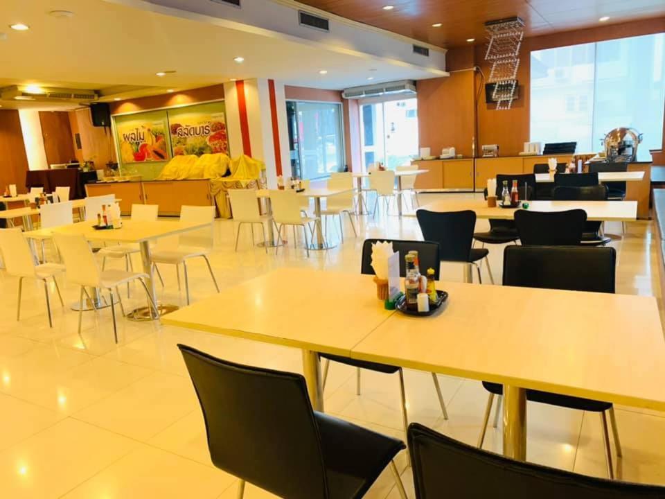 Asawann Hotel Nong Khai Bagian luar foto